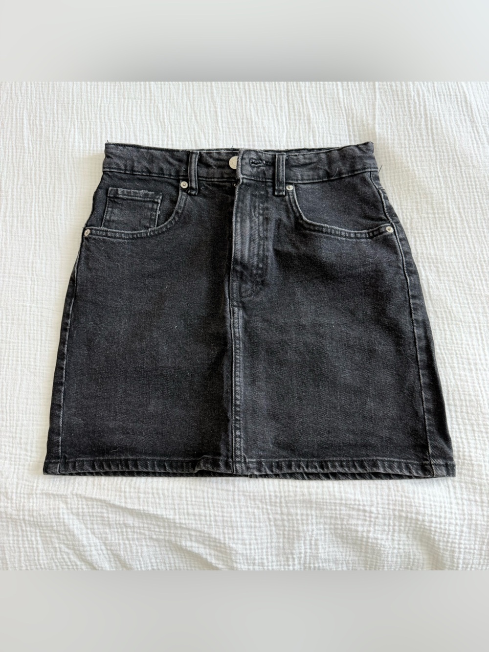 Zara Washed Black/Charcoal Denim High Waisted Mini Skirt Clean Hem Finish - Picture 2 of 4